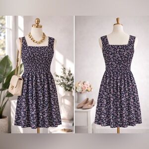 FLATTERING!! Floral Square-Neck Navy Sundress